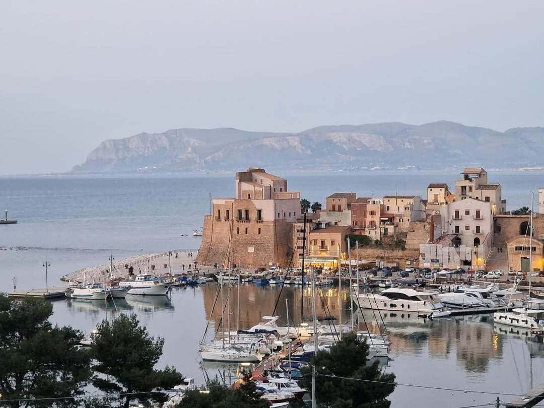 Apartamento Golden House Castellammare del Golfo Exterior foto
